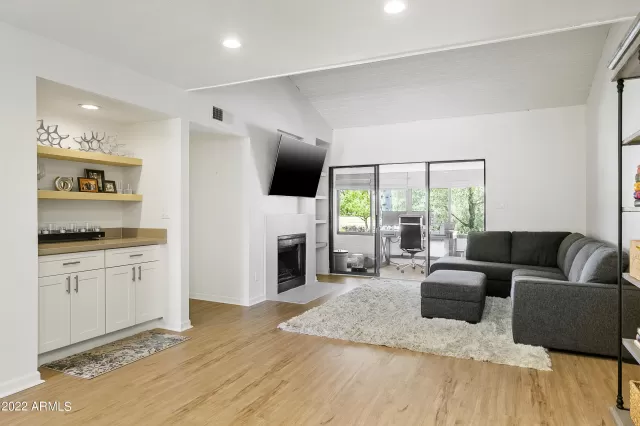 MLS: 6385374 Condo For Sale