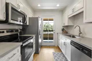 Photo #5: 6385374 Listing 