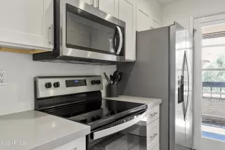 Photo #6: 6385374 Listing 