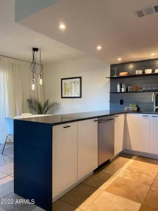 Photo #2: 6385592 Listing