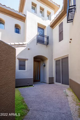 Photo #2: 6385690 Listing