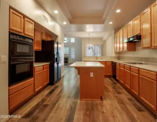 Photo #5: 6385690 Listing