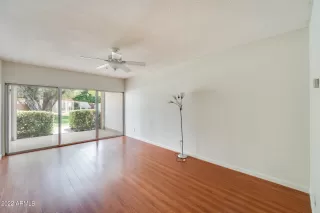 Photo #6: 6385885 Listing