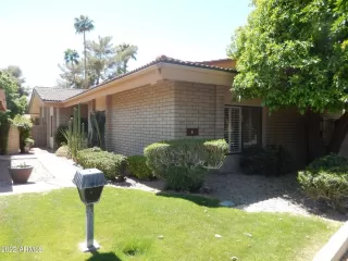 Photo #5: 6386119 Listing