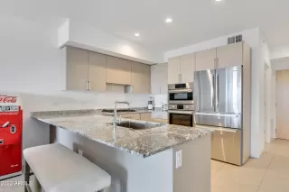 Photo #6: 6386156 Listing