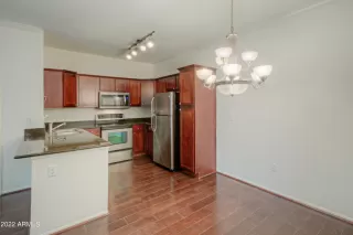 Photo #6: 6386196 Listing