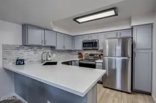 Photo #5: 6386219 Listing