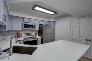 Photo #6: 6386219 Listing