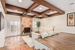 Photo #4: 6386279 Listing