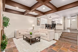 Photo #5: 6386279 Listing