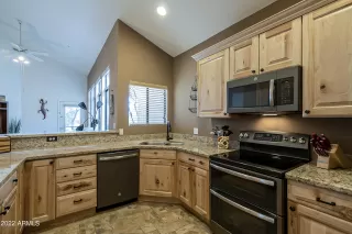 Photo #6: 6386316 Listing 