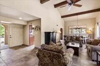 Photo #3: 6386541 Listing