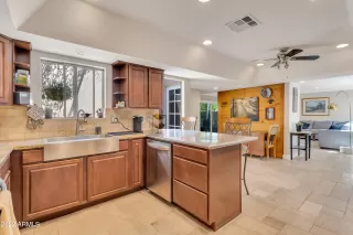 Photo #5: 6386578 Listing 