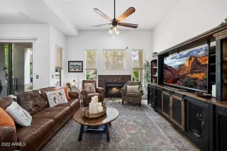 Photo #4: 6386676 Listing