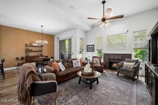 Photo #5: 6386676 Listing