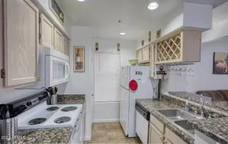 Photo #5: 6386910 Listing 