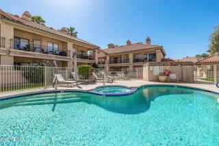 Photo #6: 6386978 Listing 