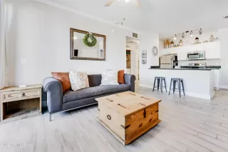 Photo #4: 6387019 Listing