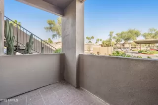 Photo #5: 6387019 Listing