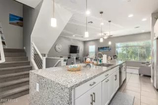 Photo #5: 6387025 Listing 