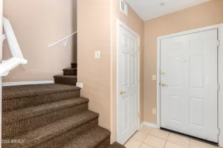 Photo #5: 6387142 Listing