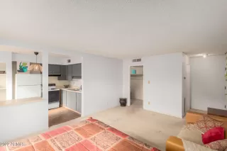 Photo #6: 6387509 Listing