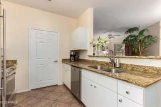 Photo #6: 6387555 Listing