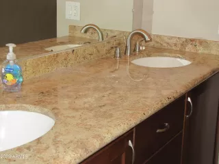 Photo #3: 6387718 Listing