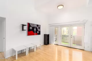 Photo #6: 6387839 Listing