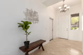 Photo #6: 6387877 Listing