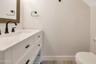 Photo #5: 6388037 Listing