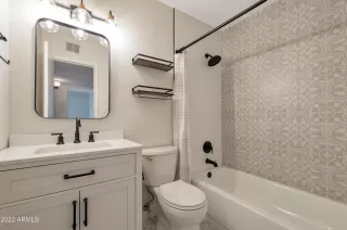 Photo #6: 6388037 Listing