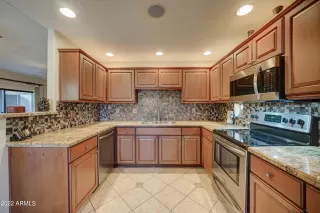 Photo #5: 6388537 Listing 