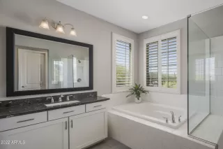 Photo #4: 6388660 Listing