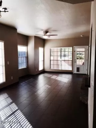Photo #4: 6388932 Listing