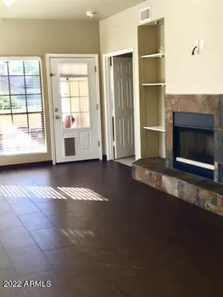 Photo #5: 6388932 Listing