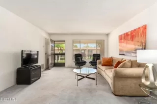 Photo #4: 6389127 Listing 