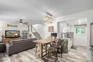 Photo #6: 6389281 Listing