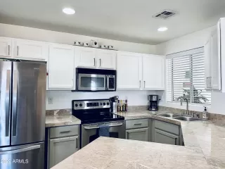 Photo #5: 6389341 Listing