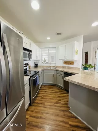 Photo #6: 6389341 Listing