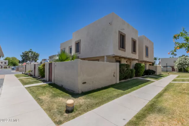 MLS: 6389407 Condo For Sale