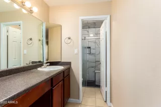 Photo #5: 6389646 Listing