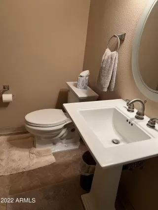 Photo #5: 6389908 Listing