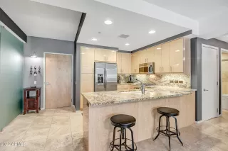 Photo #4: 6390066 Listing