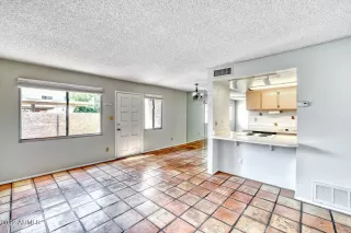 Photo #3: 6390191 Listing 