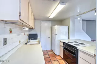 Photo #5: 6390191 Listing 