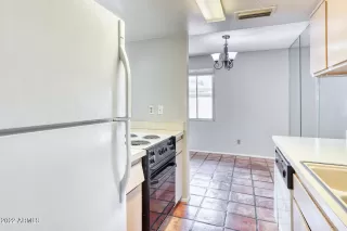 Photo #6: 6390191 Listing 