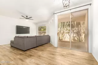 Photo #4: 6390315 Listing