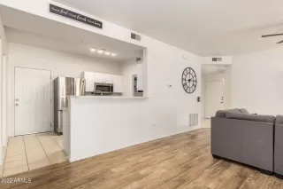 Photo #6: 6390315 Listing