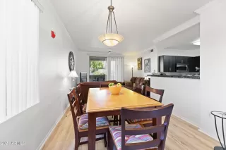 Photo #5: 6390485 Listing